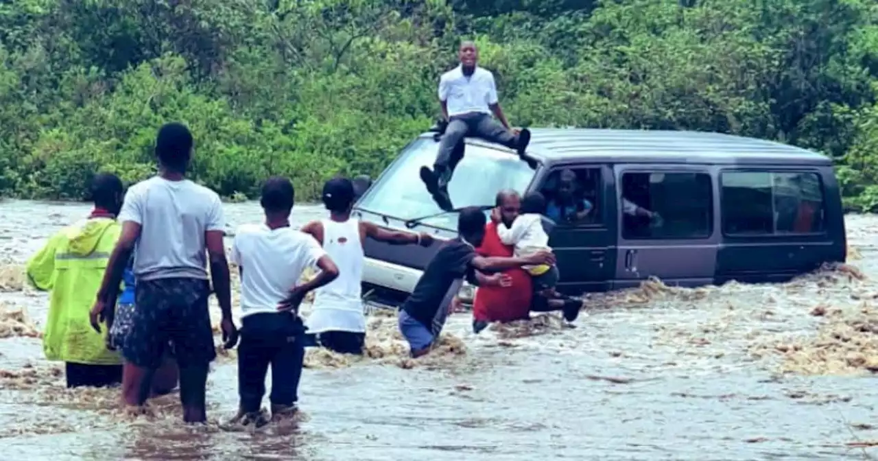 Video shows heroic man saving 17 pupils from drowning in flooded river