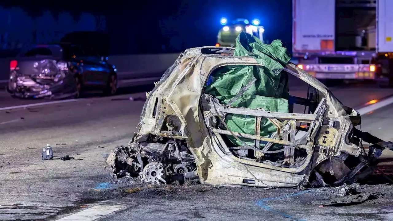 A3: Unfall mit sieben Wagen – Mensch stirbt in Feuer-Auto