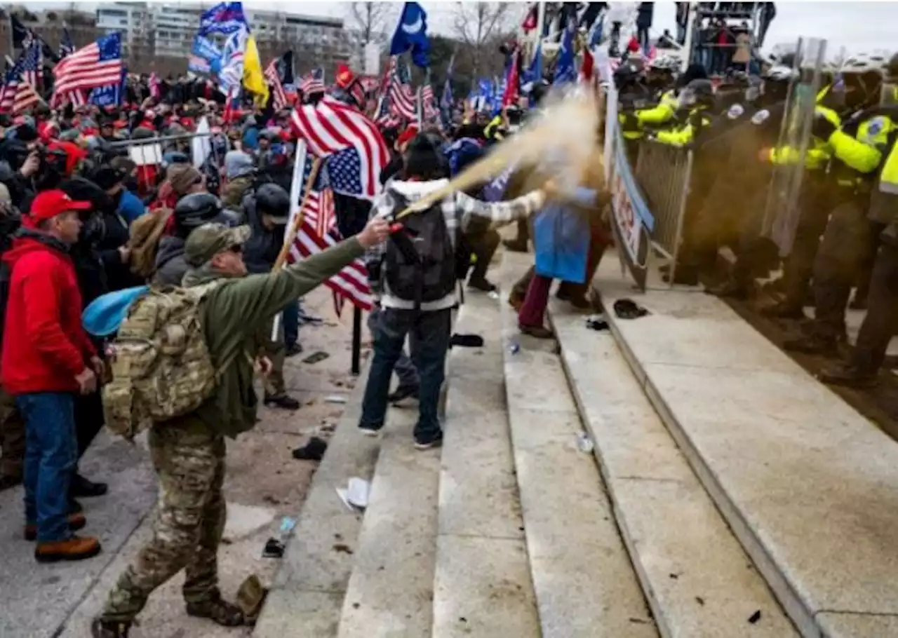 North Texas man gets over 5 years in for assaulting Capitol officers during riot