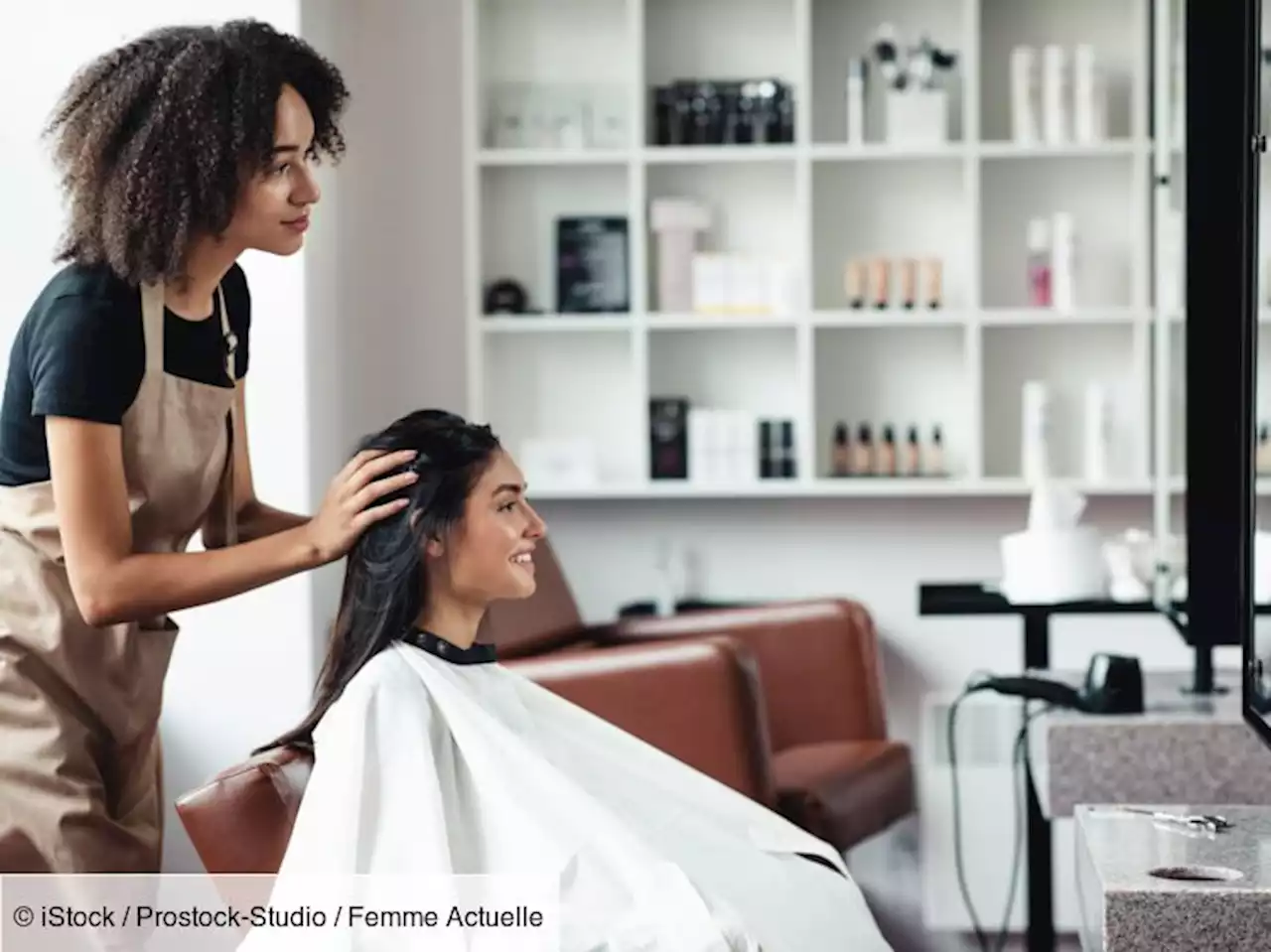 Voici la coiffure rajeunissante toute simple à tester cet hiver