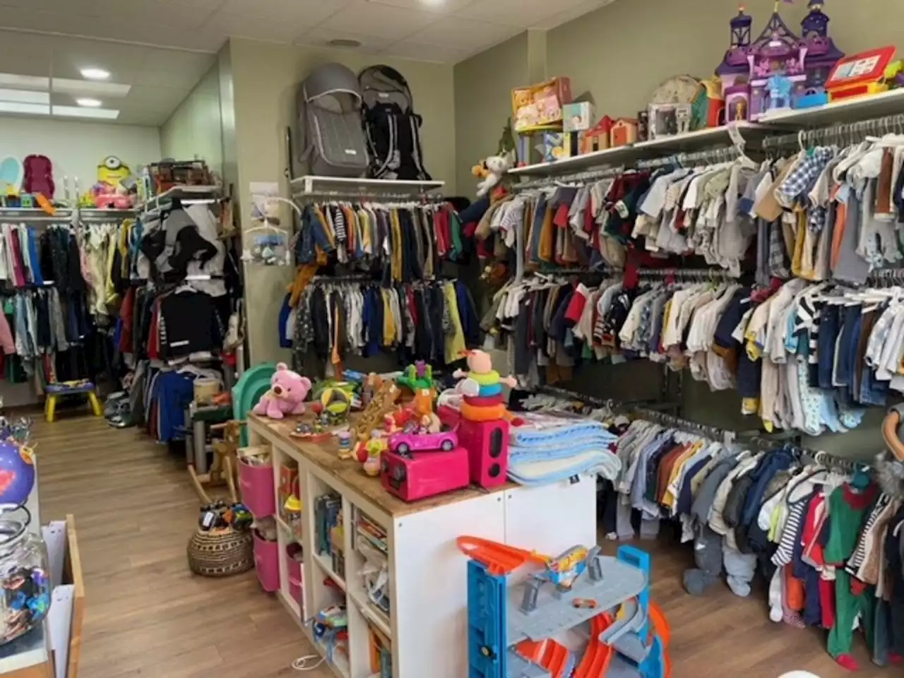 Près de Lille, une maman ouvre un dépôt-vente de vêtements d'enfants