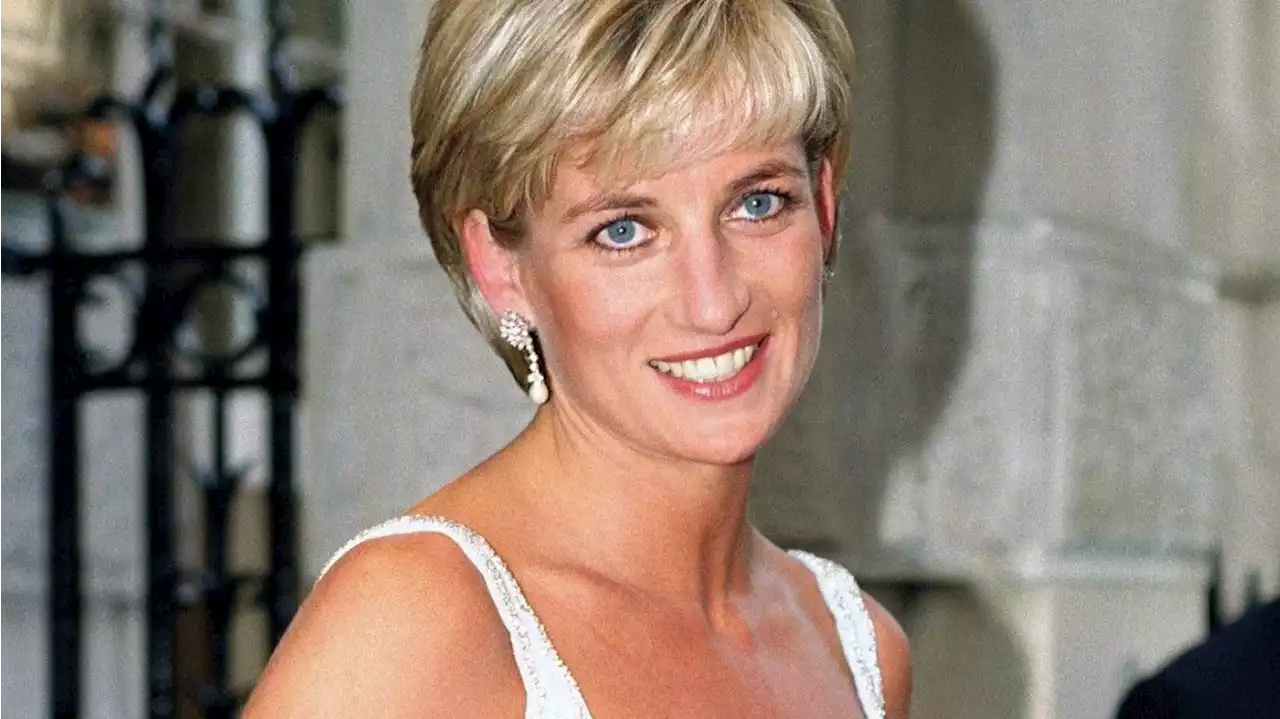 Princess Diana’s Personal Letters to Friends During Her Divorce Are Being Auctioned for Charity