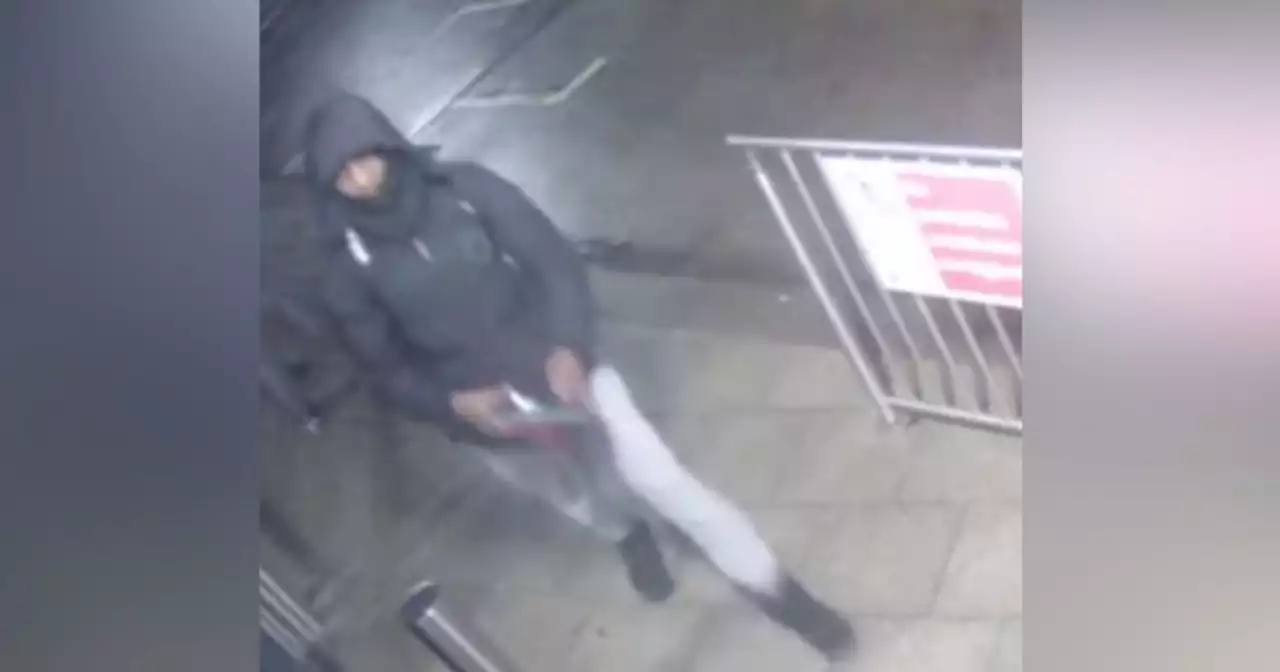 Boy, 14, warned of being 'stabbed up' before bag stolen at bus station