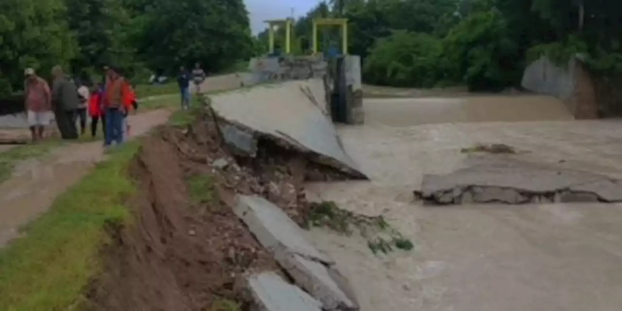 Bendungan Oesao Kupang NTT Jebol, Ratusan Warga Terendam Banjir | merdeka.com