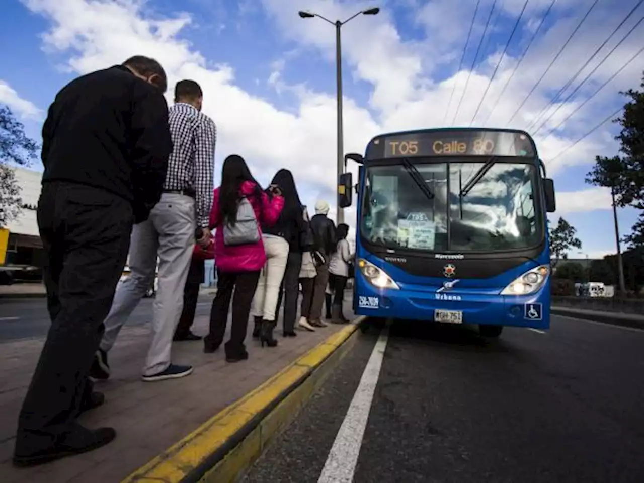 Alzas de transporte público jalonaron la inflación en enero de 2023