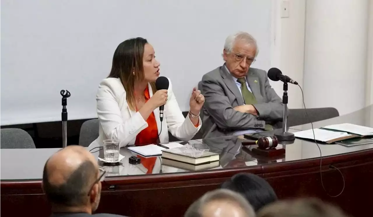 Carolina Corcho le echó el agua sucia a médicos por el problema fiscal en salud - Pulzo