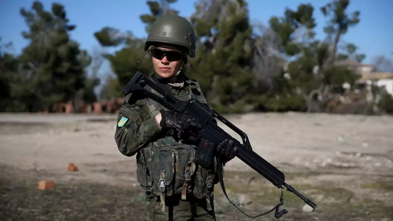 Más de 40.000 mujeres participan en el ejército ucraniano