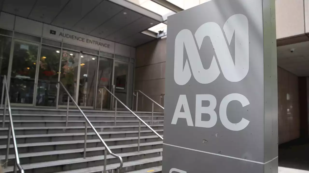 ABC apologises for 'incomplete' report on Alice Springs meeting