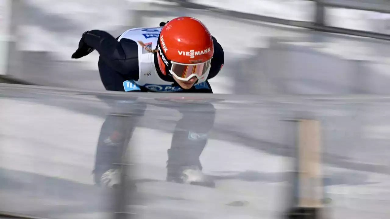 Skispringen: Althaus auf Podestkurs - Freitag lauert