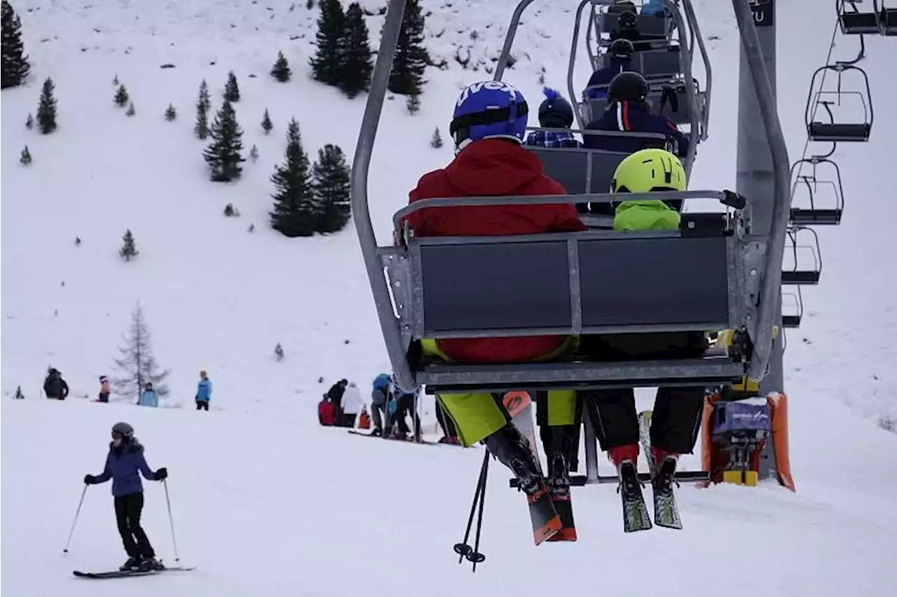 Austrian avalanches leave three dead