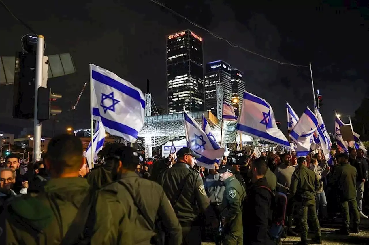 Tens of thousands of Israelis protest against justice reform plans