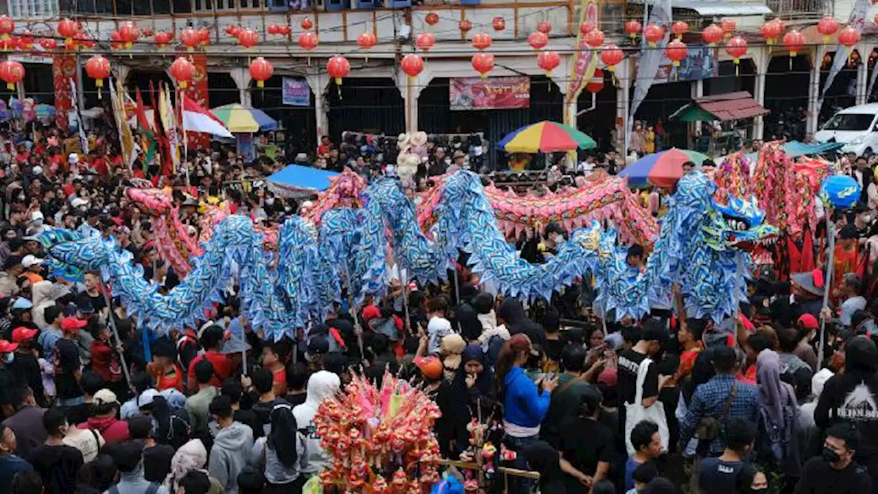 Ratusan Warga Padati Jalanan Singkawang saat Sambut Cap Go Meh