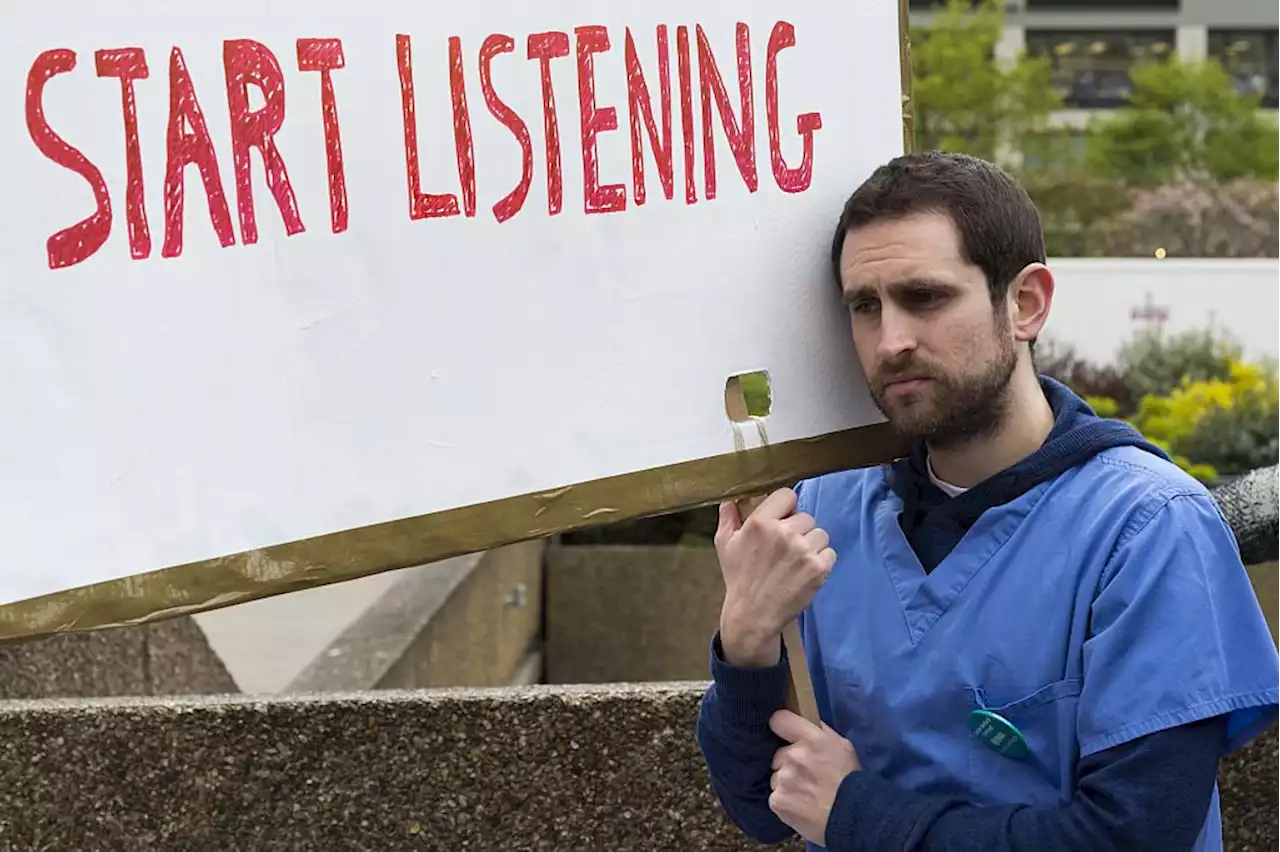 Junior doctors 'likely' to join mass of strike action next month, union warns