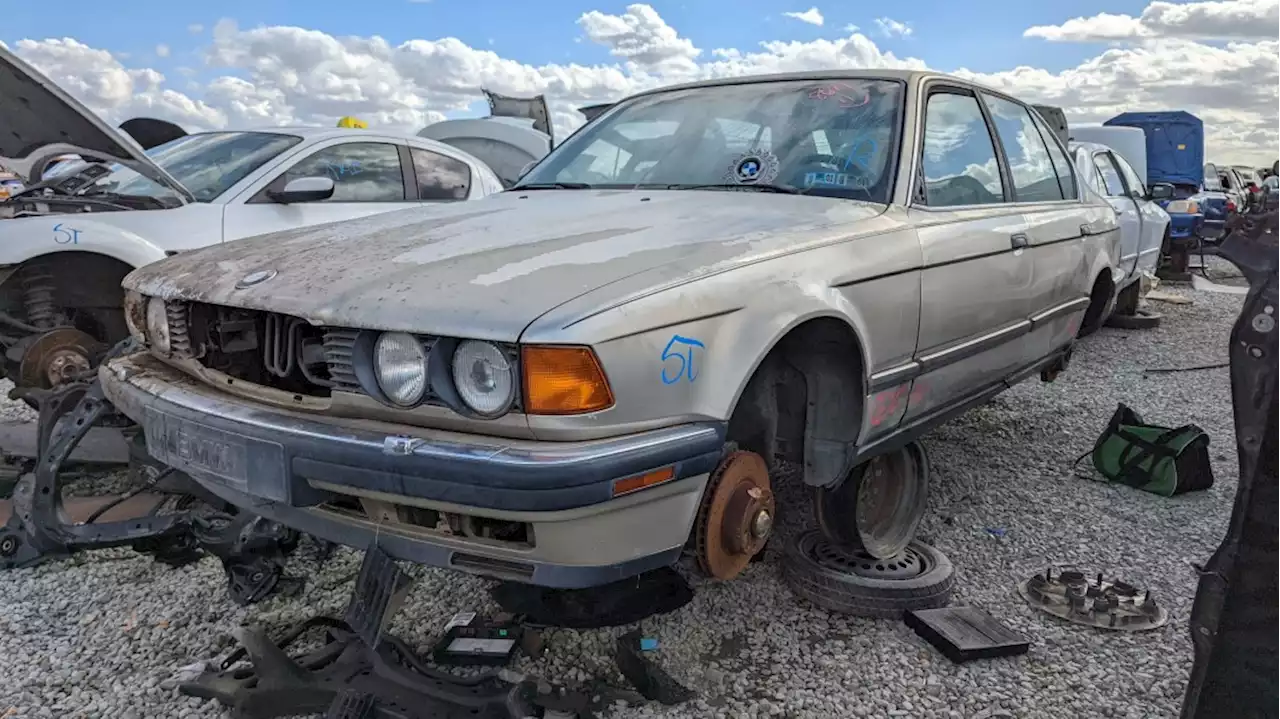 Junkyard Gem: 1990 BMW 750iL