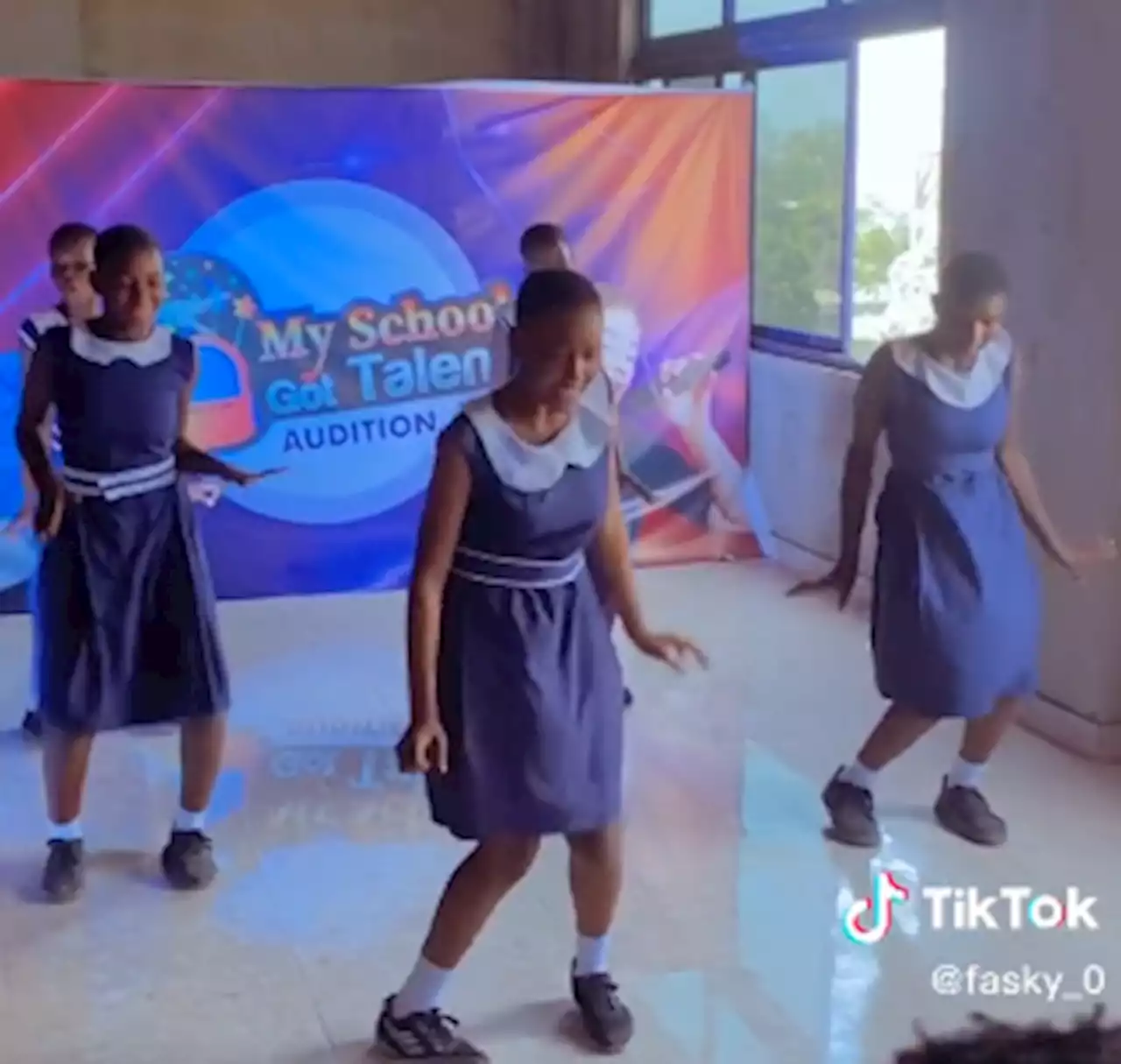 EISH WENA: Beautiful girls in uniform dance passionately to Kizz Daniel's Odo song [viral video]