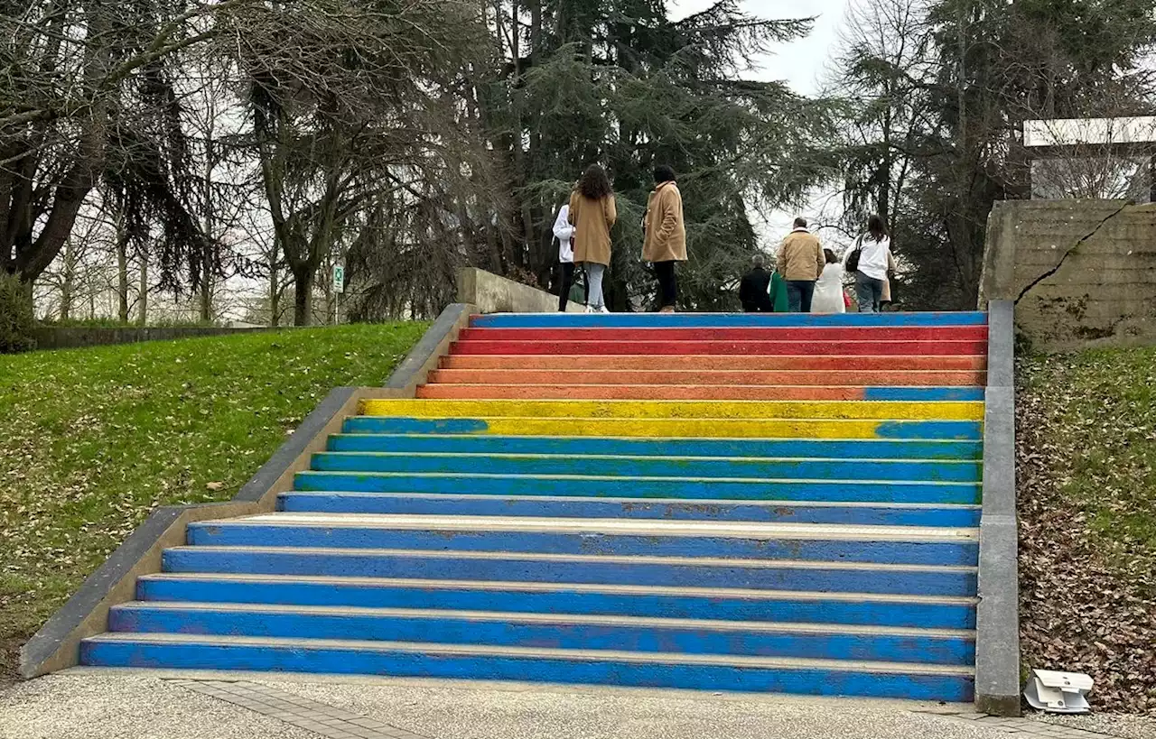 Les marches arc-en-ciel de l’université Rennes-2 vandalisées