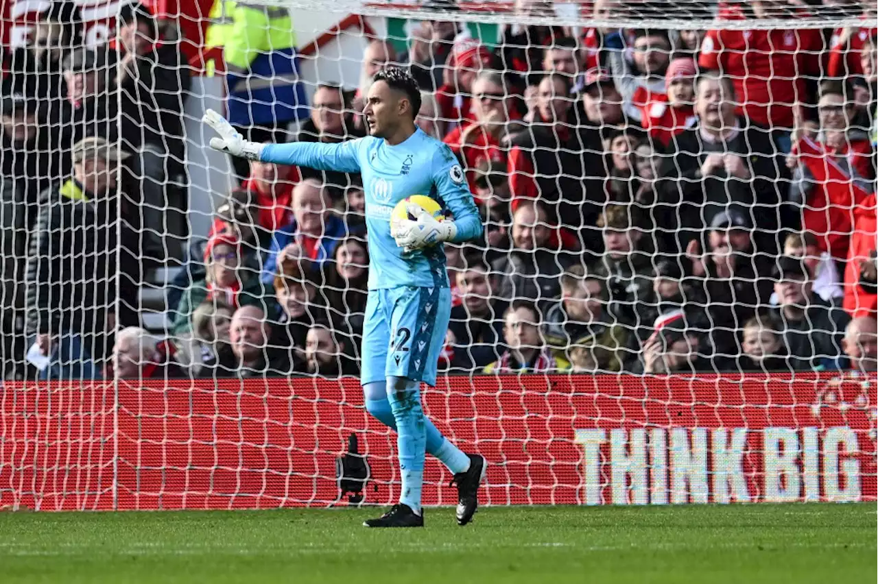 [Video] Keylor Navas le amargó el día al colombiano Sinisterra en la Premier League