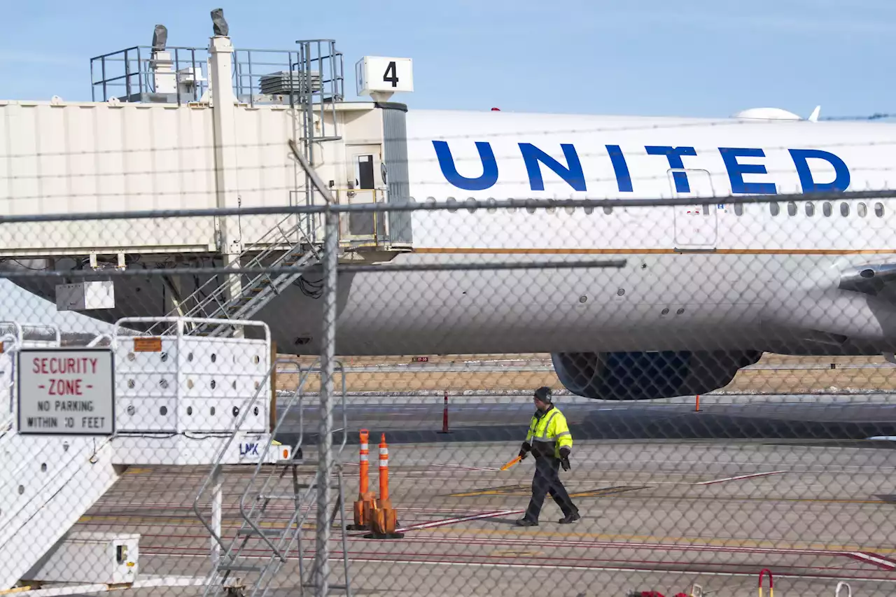 Engine problems force Vegas-bound flight to land in Nebraska