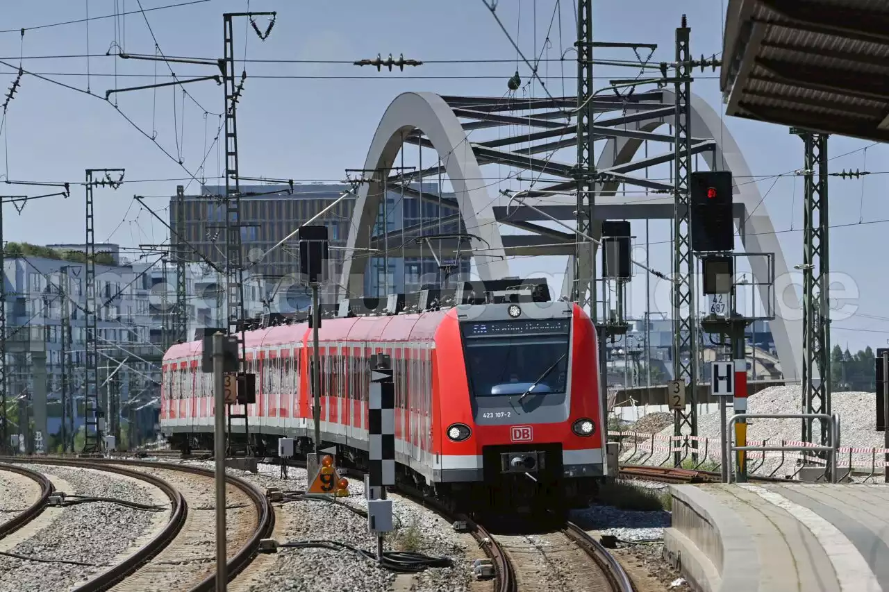 S-Bahn München: Jugendliche prügeln 15-Jährigen krankenhausreif