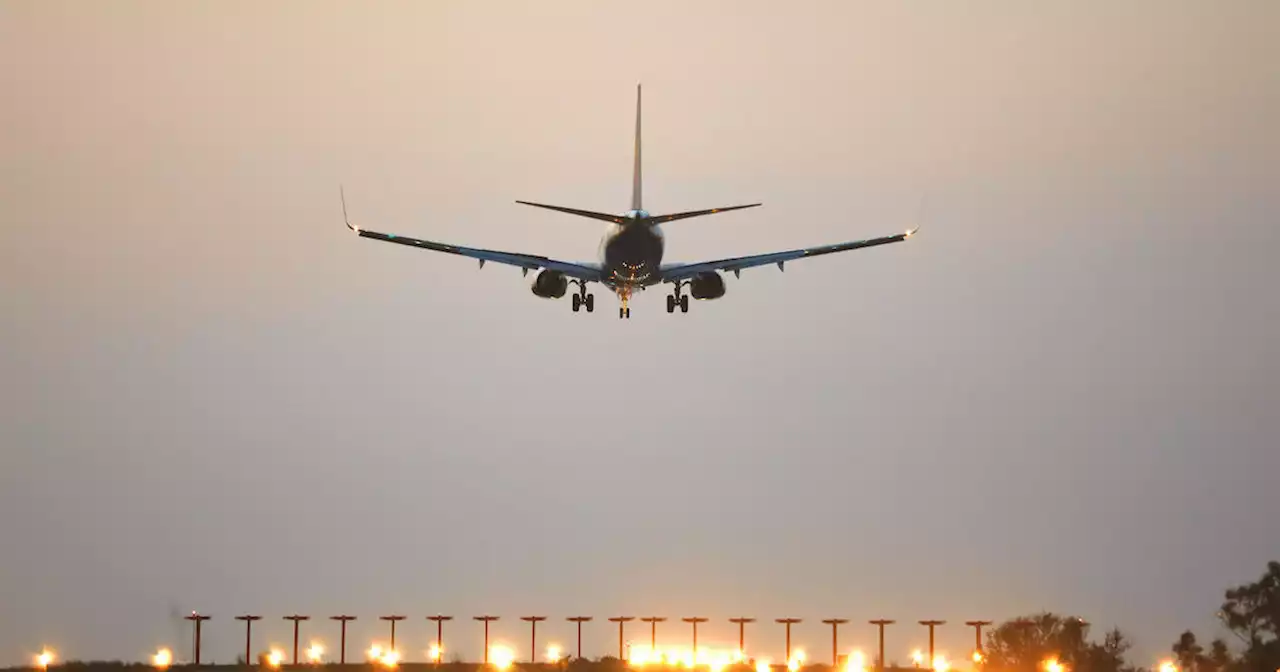 2 planes avoid crash after possible air traffic control mishap at Austin airport, FAA says