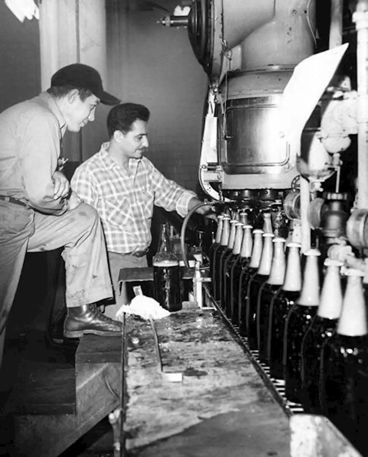 Vintage Photos of Cleveland Breweries From the 1930s to the 1970s