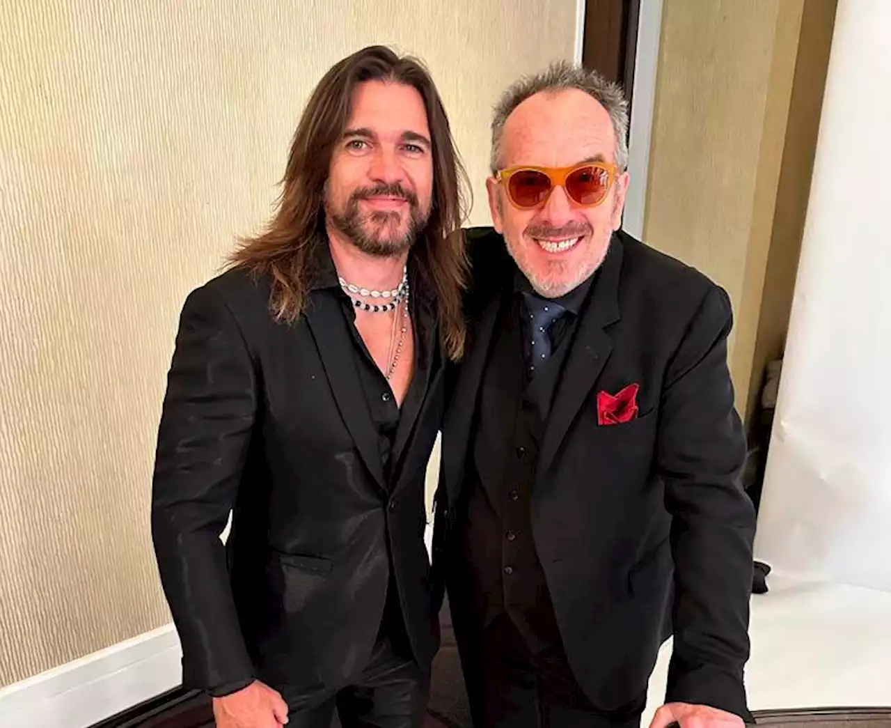 Juanes cantó con Elvis Costelo en la pregala de los Grammy