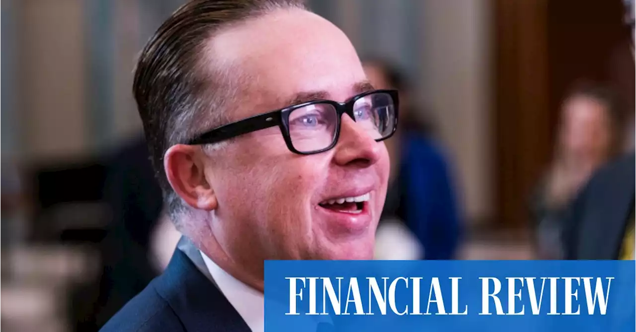 Alan Joyce’s new material falls flat