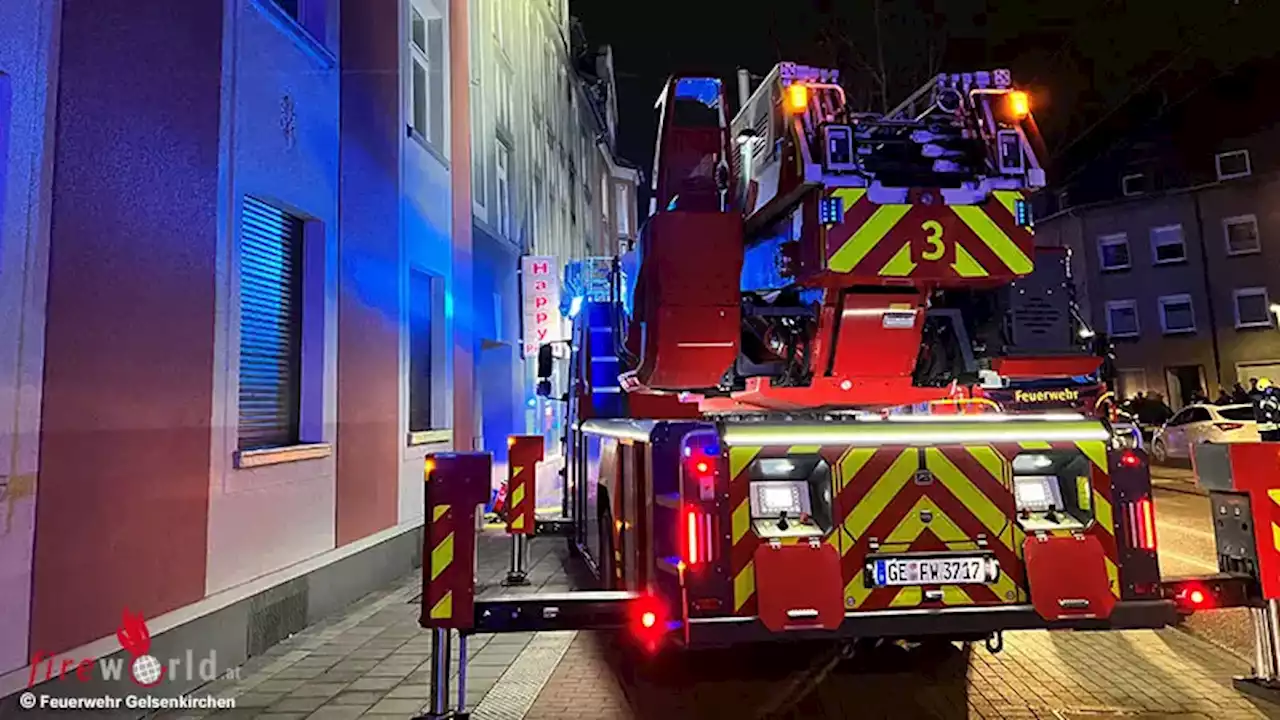 D: Kritischer Dachstuhlbrand in Gelsenkirchen → 2 Personen und Hund gerettet