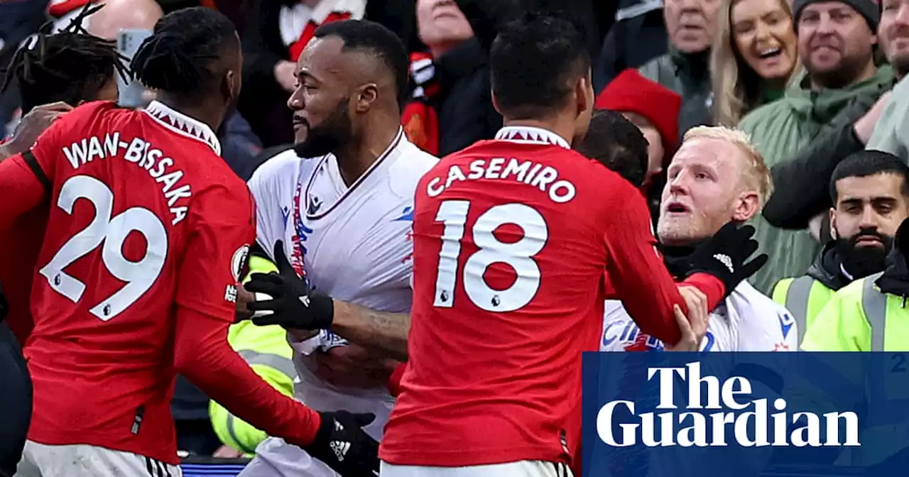 Manchester United hold firm to beat Crystal Palace after Casemiro sees red