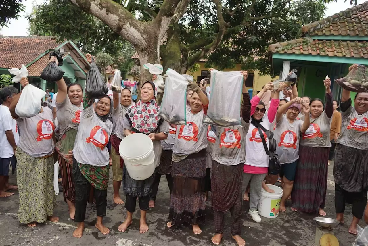 Relawan Puan Majalengka Mengadakan Lomba Menangkap Ikan dan Bagikan Bantuan