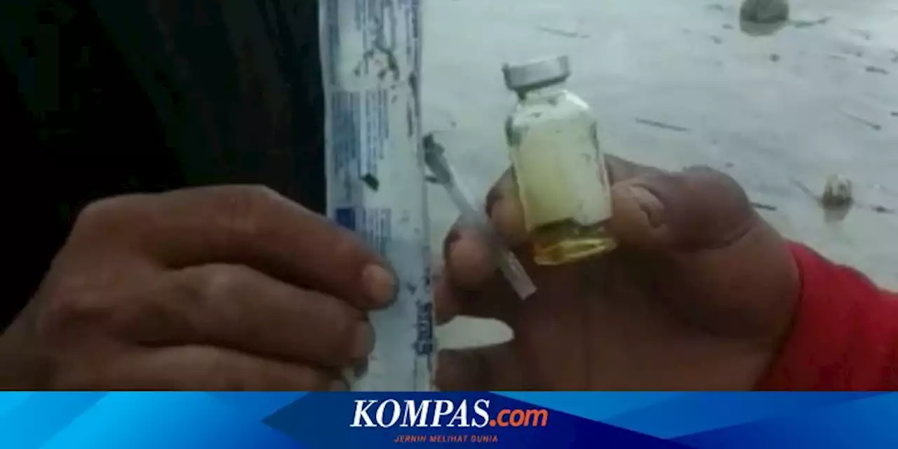 Limbah Medis Berserakan di Pantai Banyuwangi, Ada Jarum Suntik dan Botol Vial