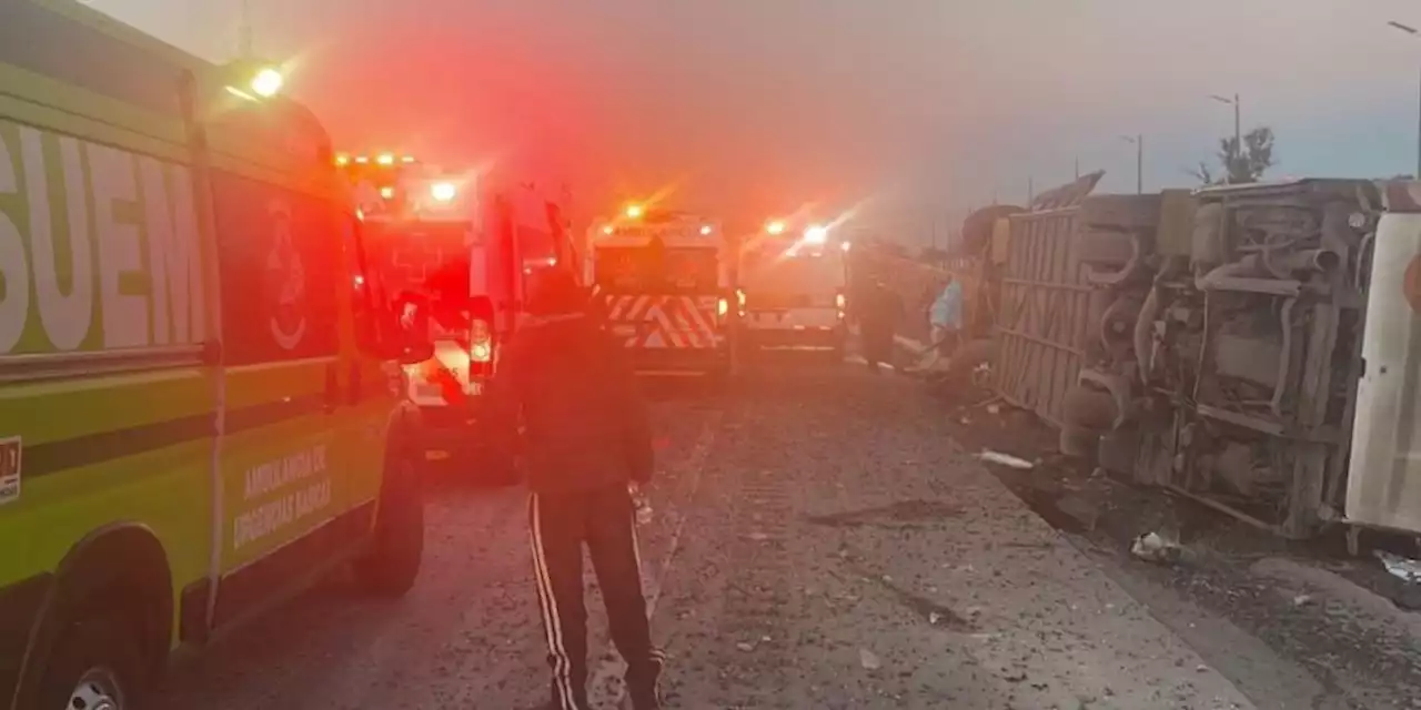 Volcadura en la carretera México-Puebla genera caos vial; reportan muertos y varios heridos