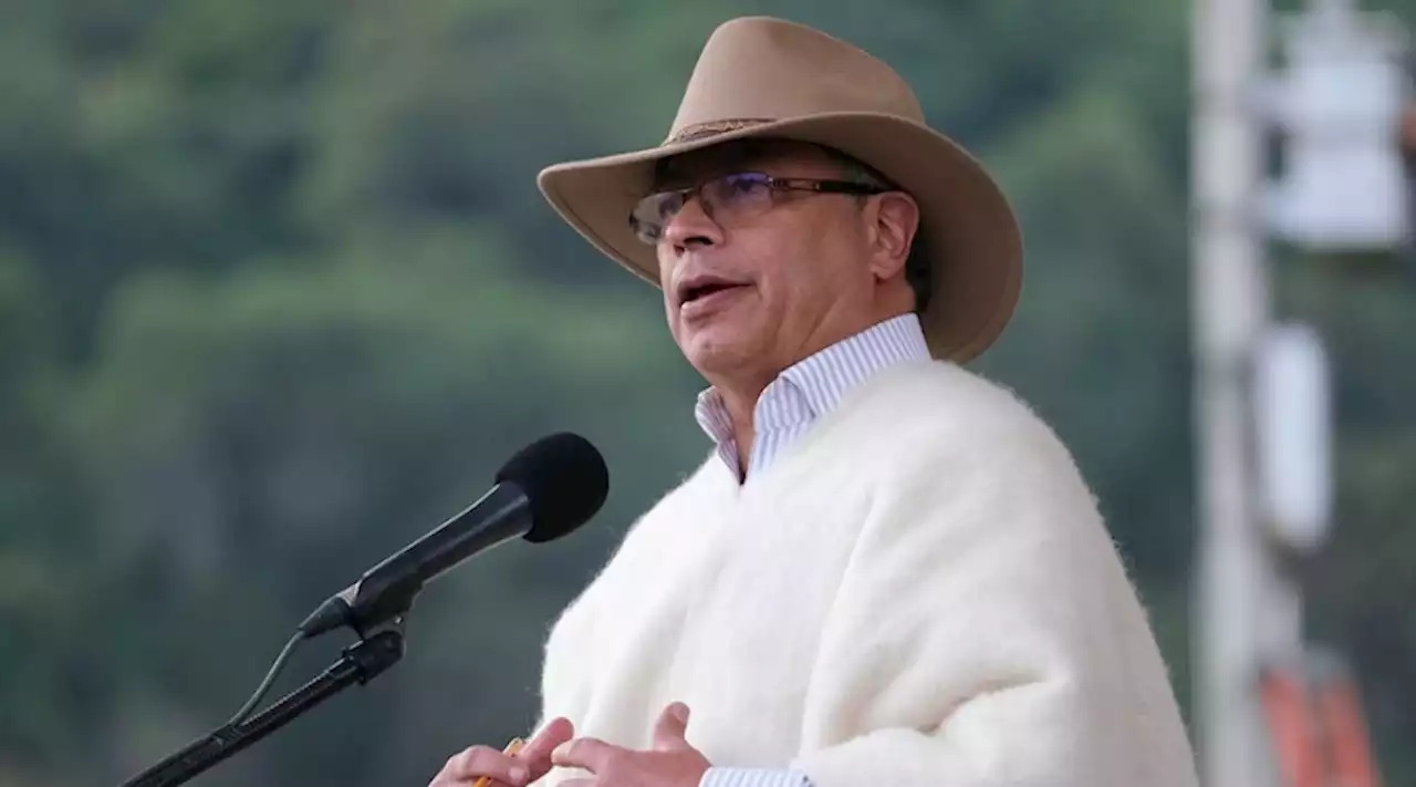 Colombian president reiterates negative to allow gold mining in the Andes mountains