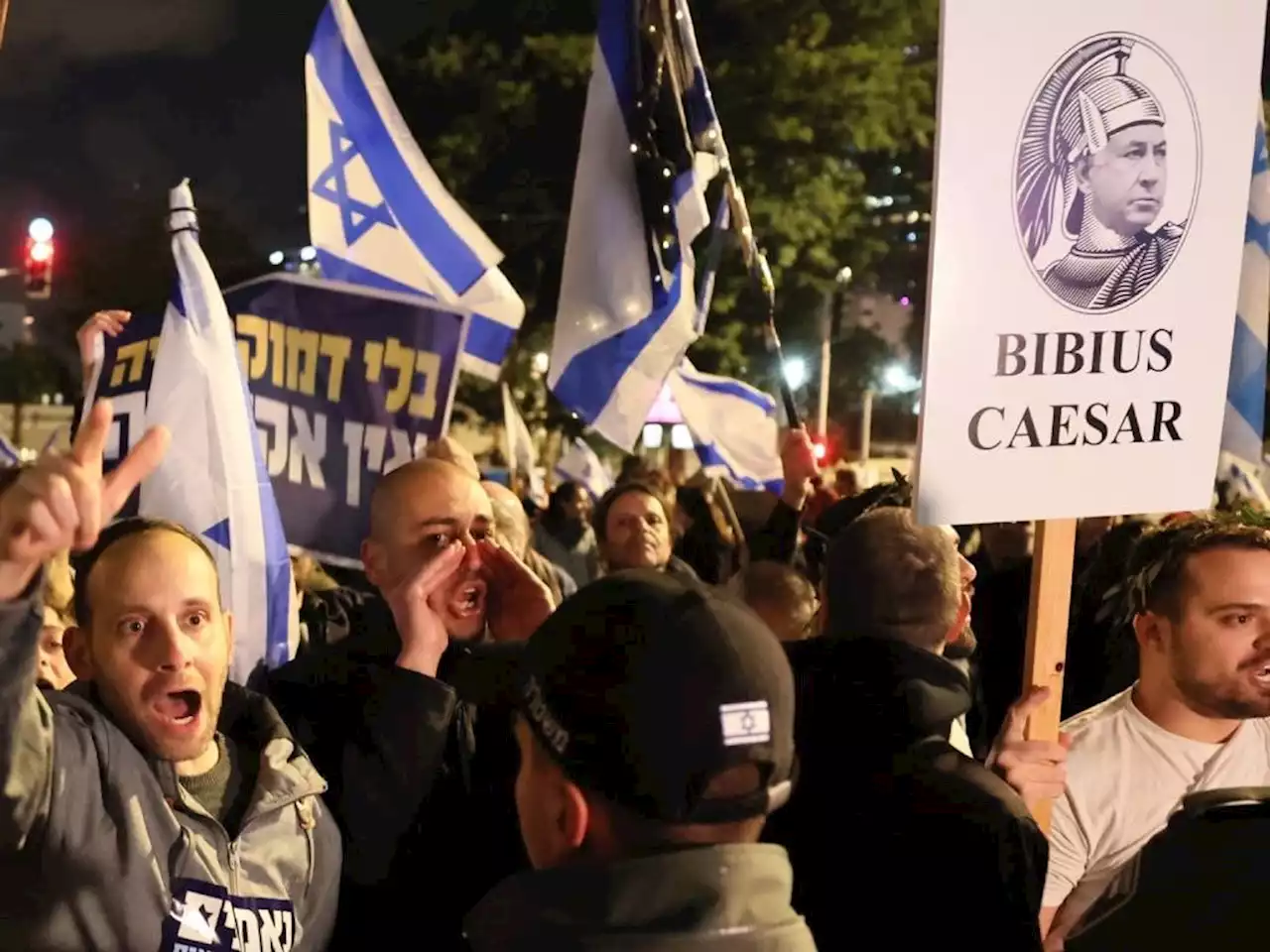 'It's a disgrace': Israelis rally for fifth week against Netanyahu's judicial plans | News24