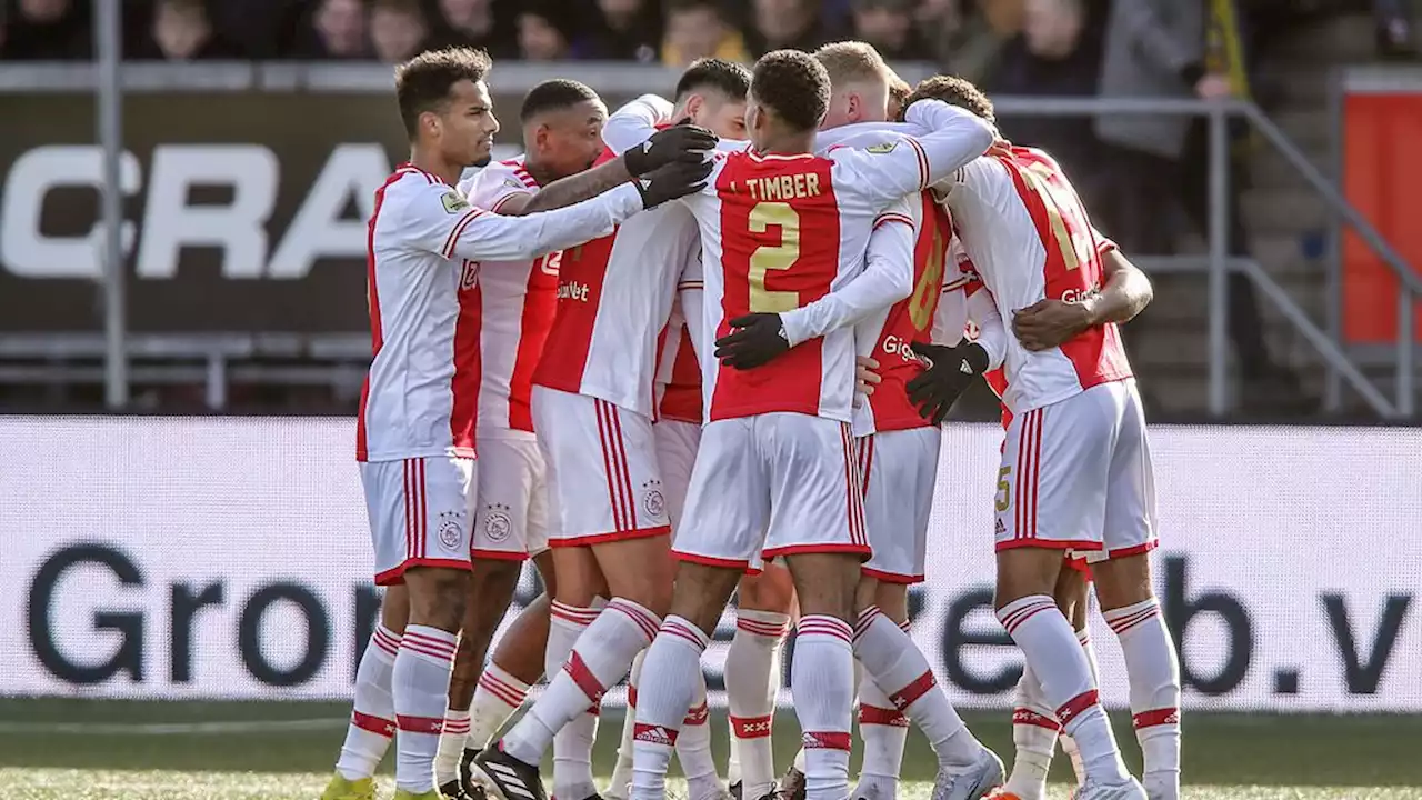 Ajax met speels gemak en vrolijk voetbal langs Cambuur