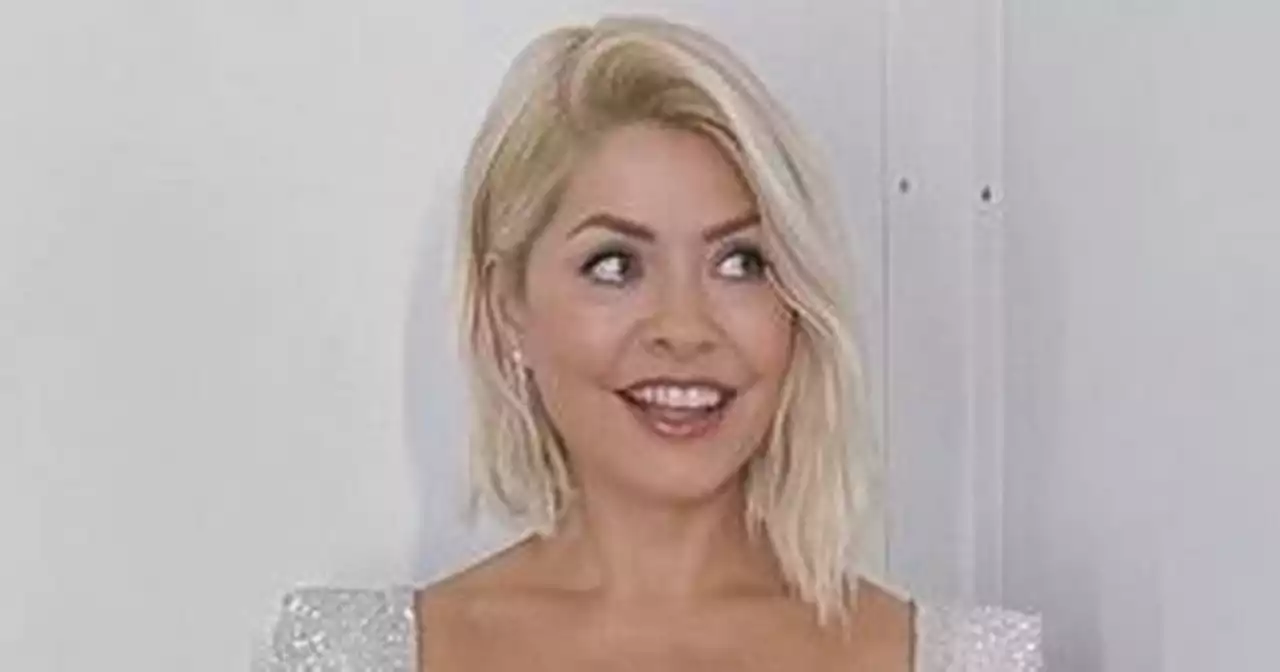 Holly Willoughby branded 'out of this world' in 'beautiful' Dancing On Ice dress