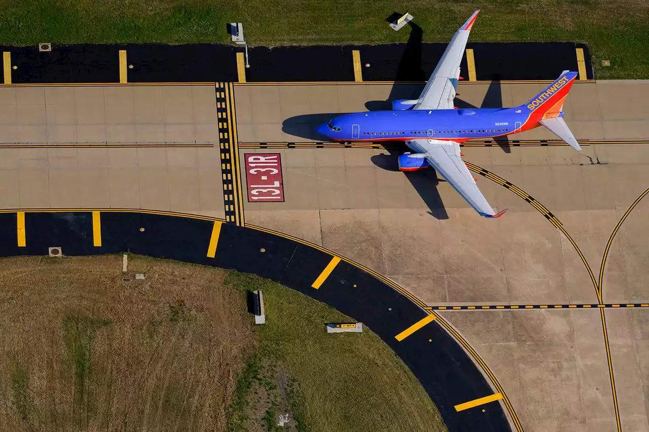 Southwest to halve flying time needed for prospective pilots