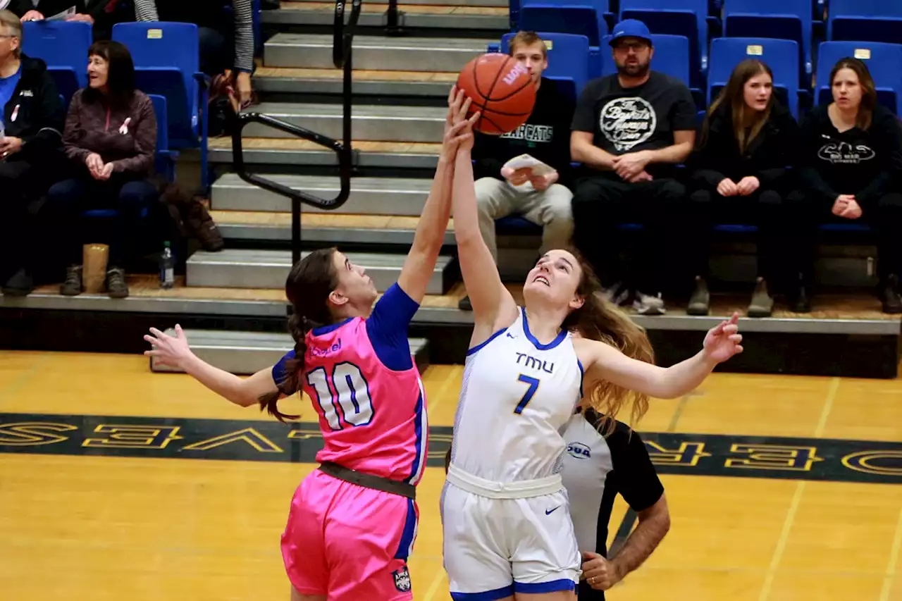 Wolves women drop seventh straight hoops contest