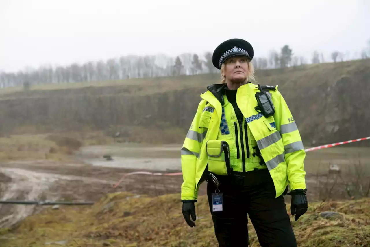 Viewers urged not to post spoiler for Happy Valley finale until May so global fans can catch up