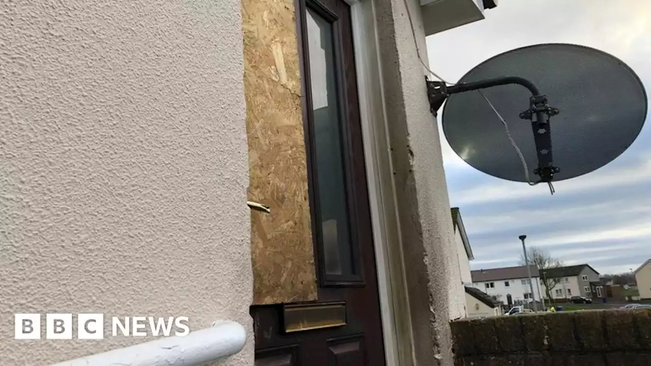 Londonderry: Three people escape injury in arson attack