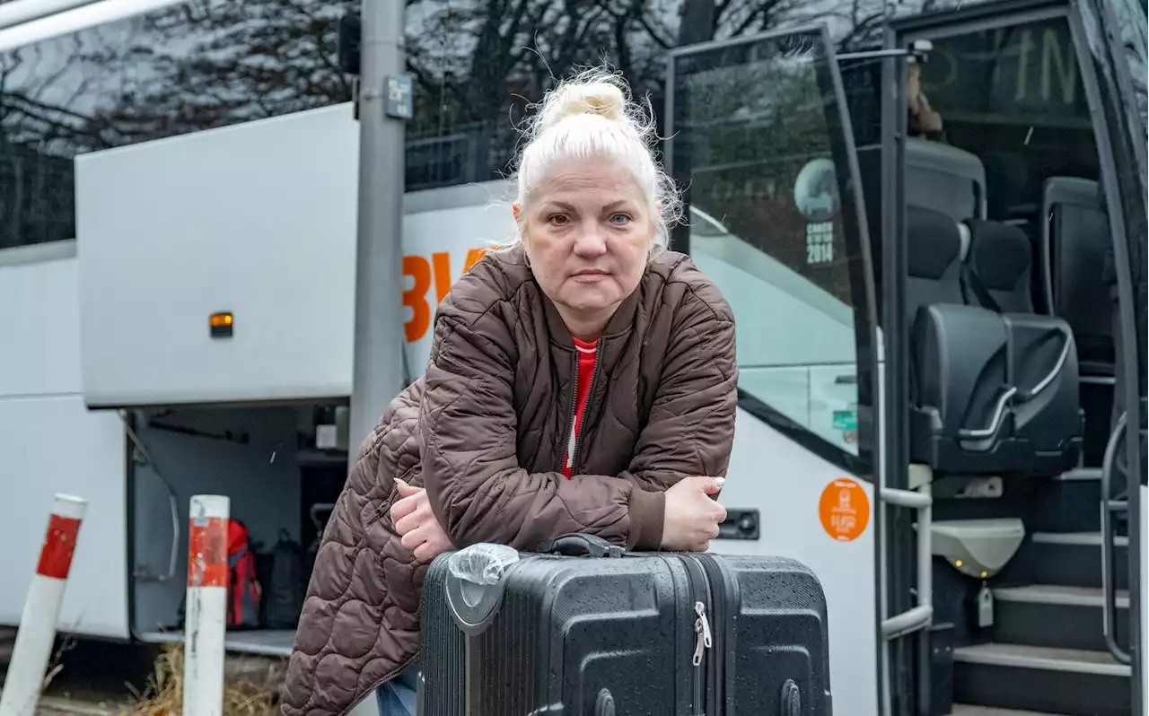 Gehörlose Ukrainer zum Umzug in Containerdorf gezwungen