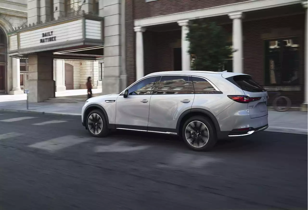 9 Cool Details on Mazda's New 2024 CX-90 Three-Row SUV