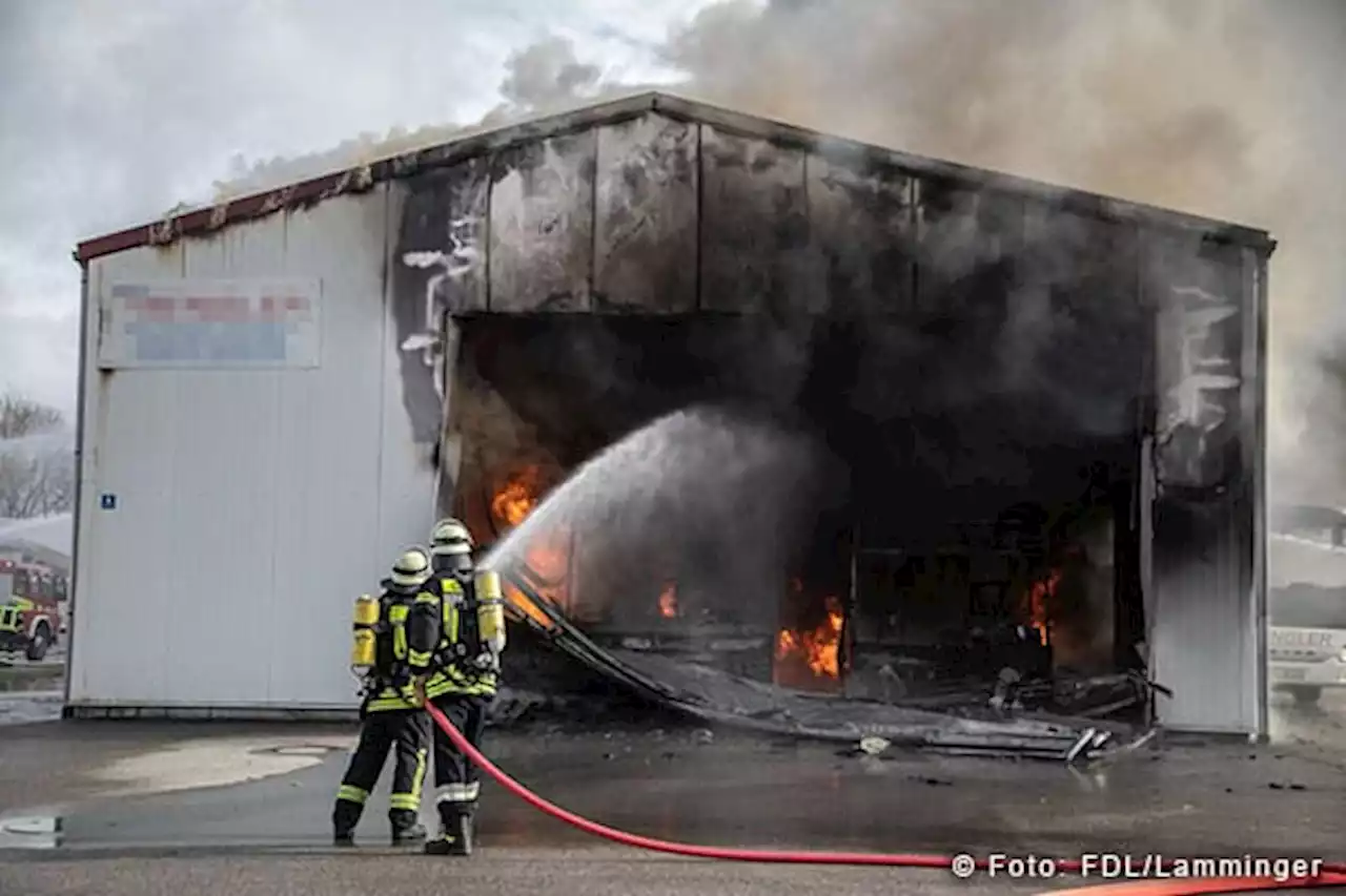 Großbrand im Busdepot