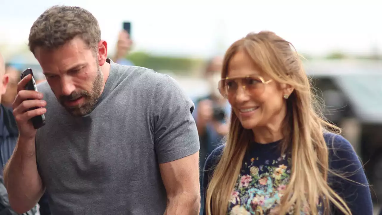 Ben Affleck désespéré : aux Grammy Awards avec J.Lo, son attitude stupéfiante devient virale