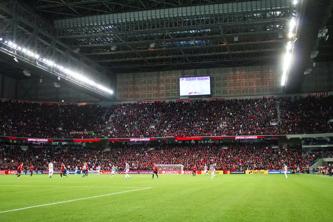 Football : une bagarre générale éclate en plein match entre joueurs au Brésil (vidéo)