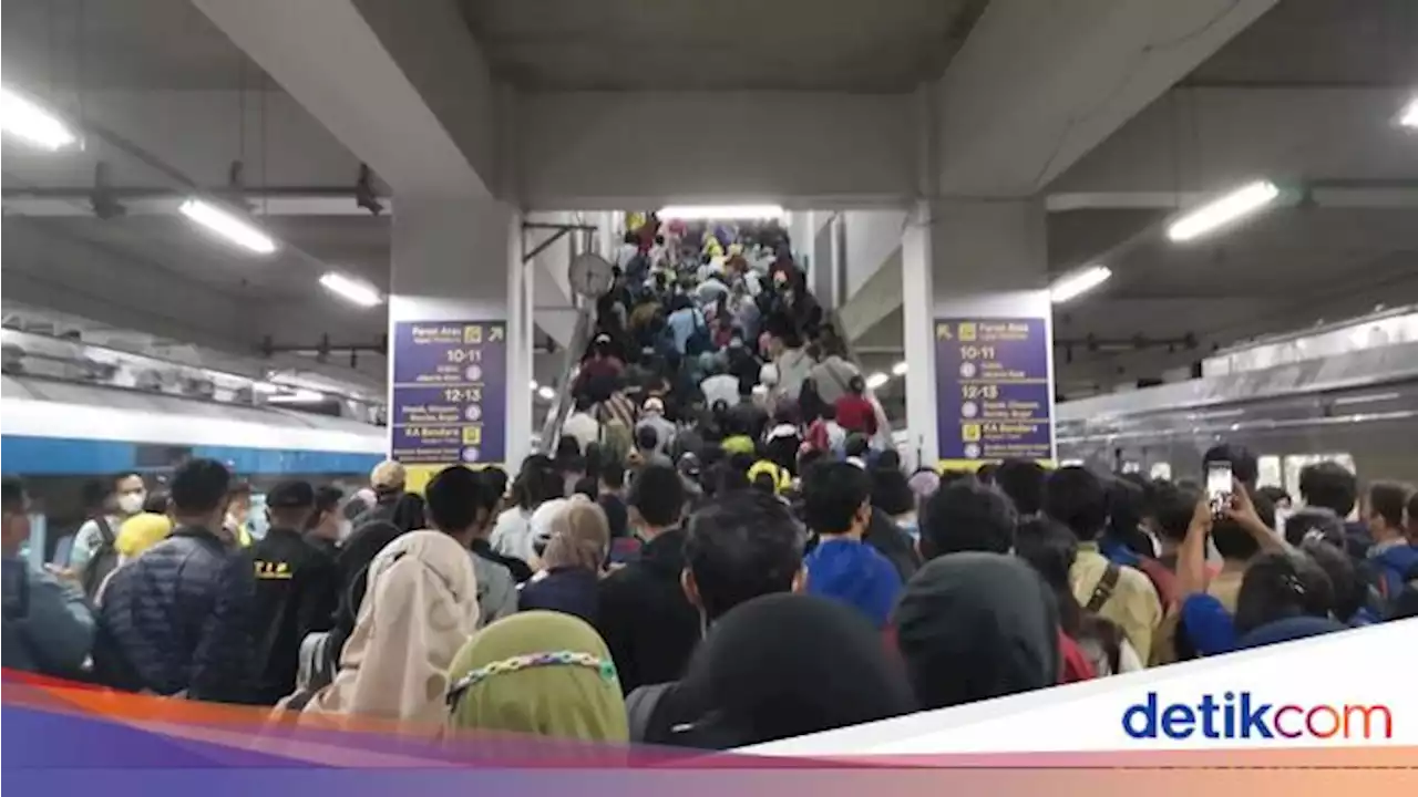 Lautan Penumpang KRL di Manggarai dan Tn Abang Pagi Tadi, Ini Penjelasan KCI