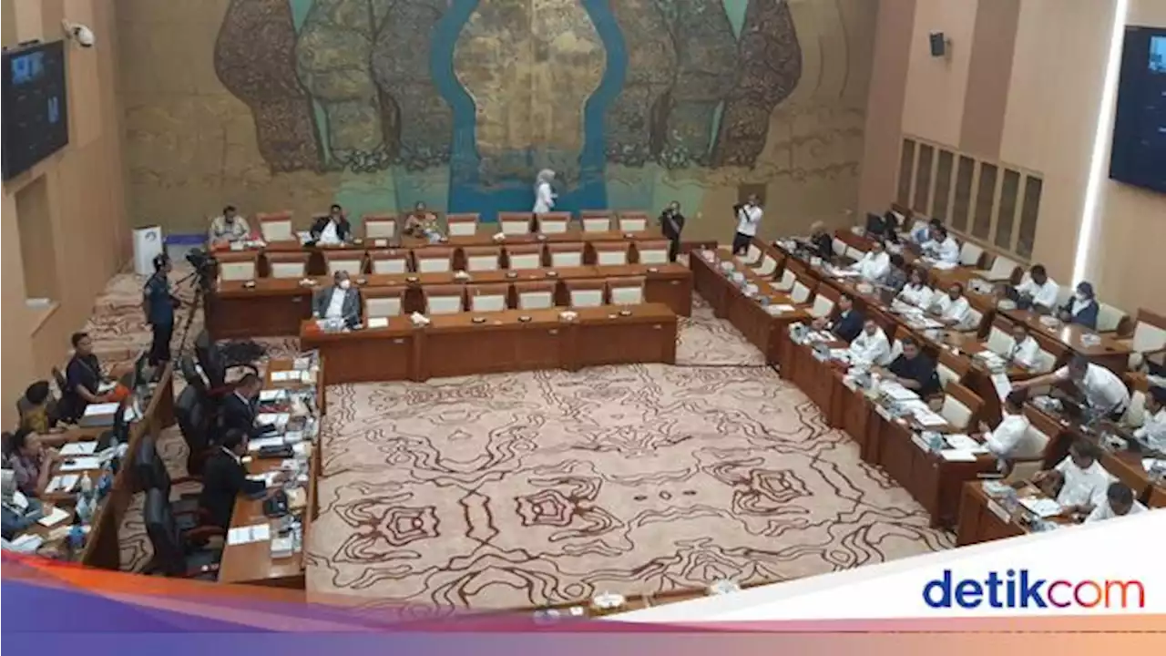 Rapat Bahas Smelter, Bos MIND ID Malah Dicecar Soal Utang Pajak Anak Usaha PGN