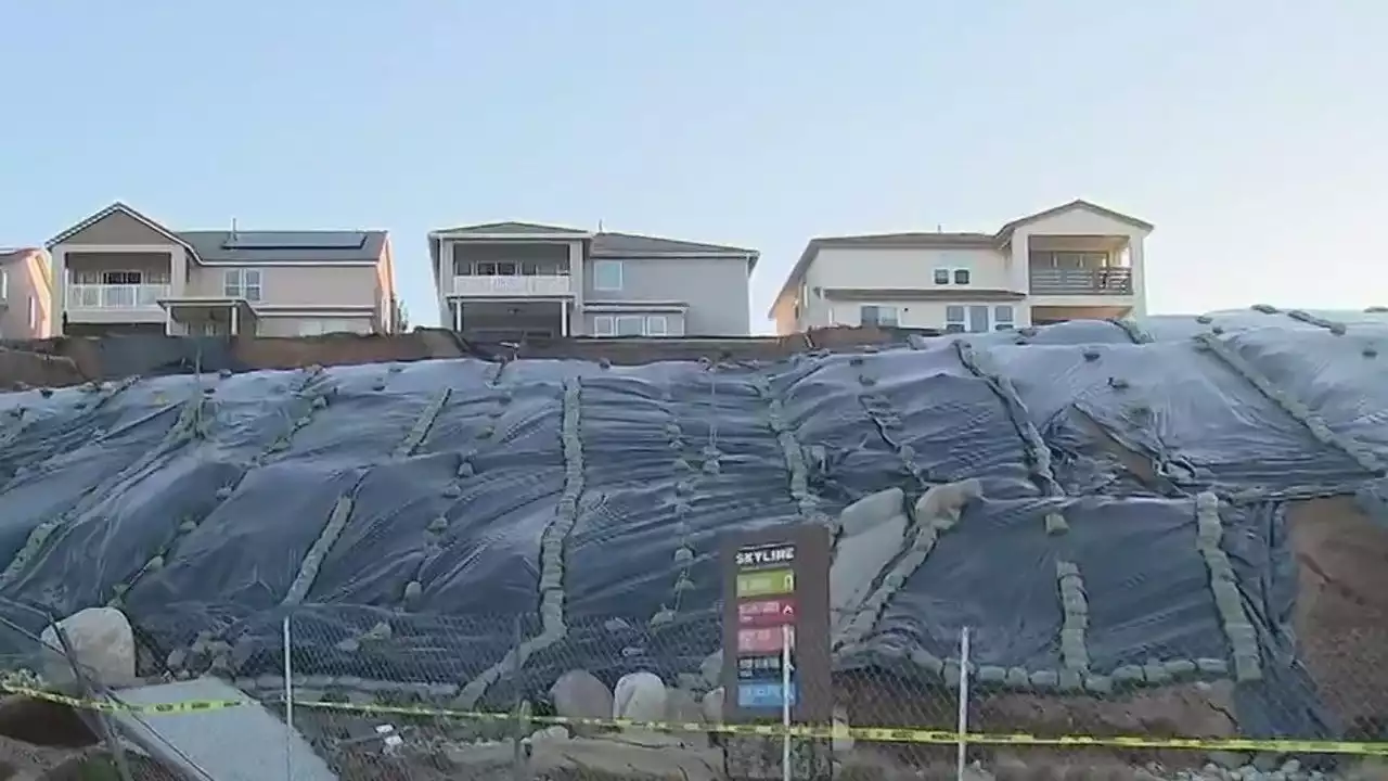 Santa Clarita landslide triggers evacuations of at least 5 homes