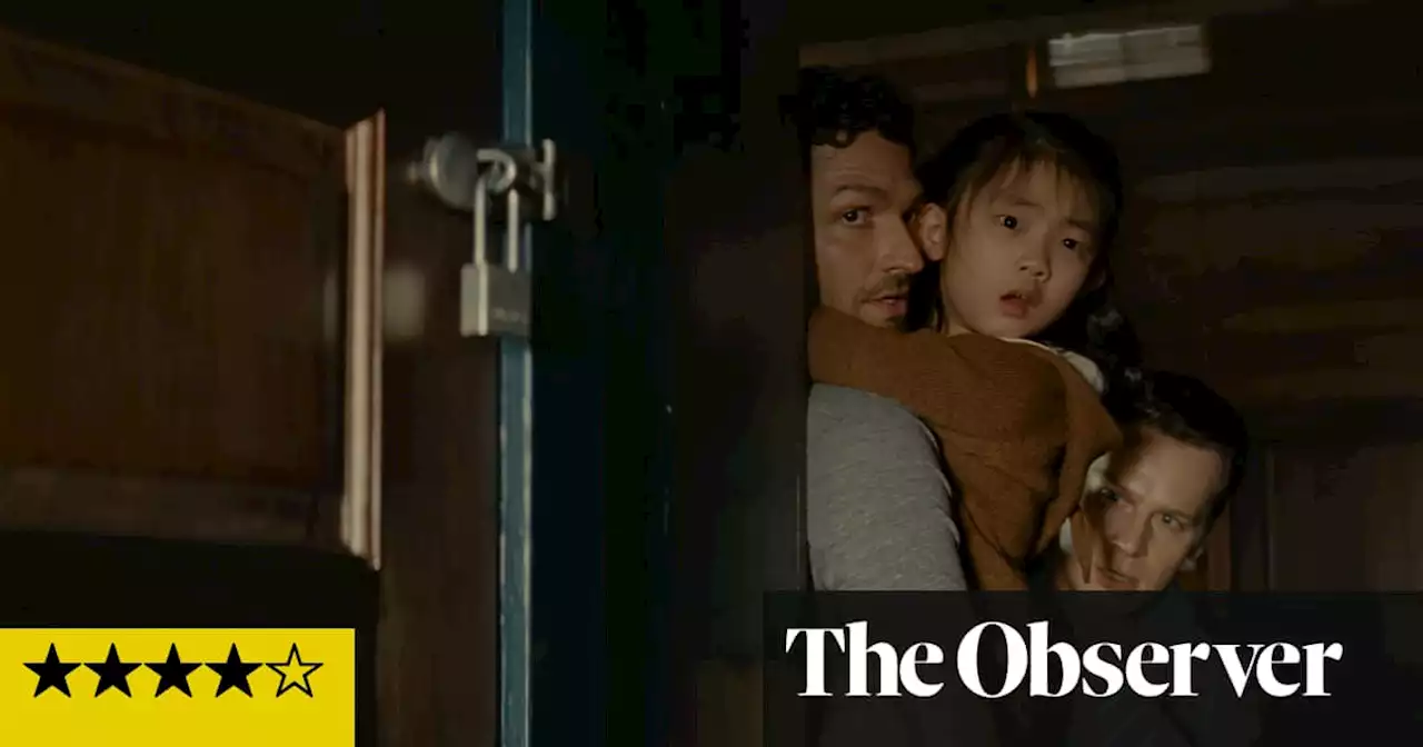 Knock at the Cabin review – the holiday from hell courtesy of M Night Shyamalan