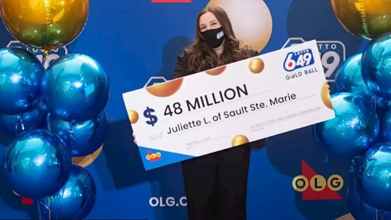 Una joven de 18 años gana el primer premio de la lotería la primera vez que juega en Canadá